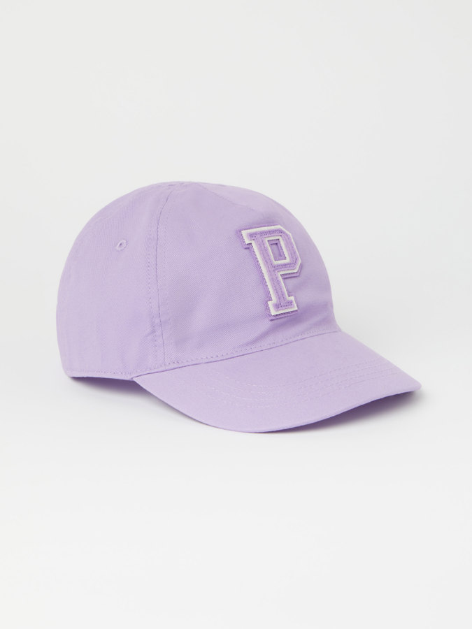 Keps med P-applikation Keps med P-applikation