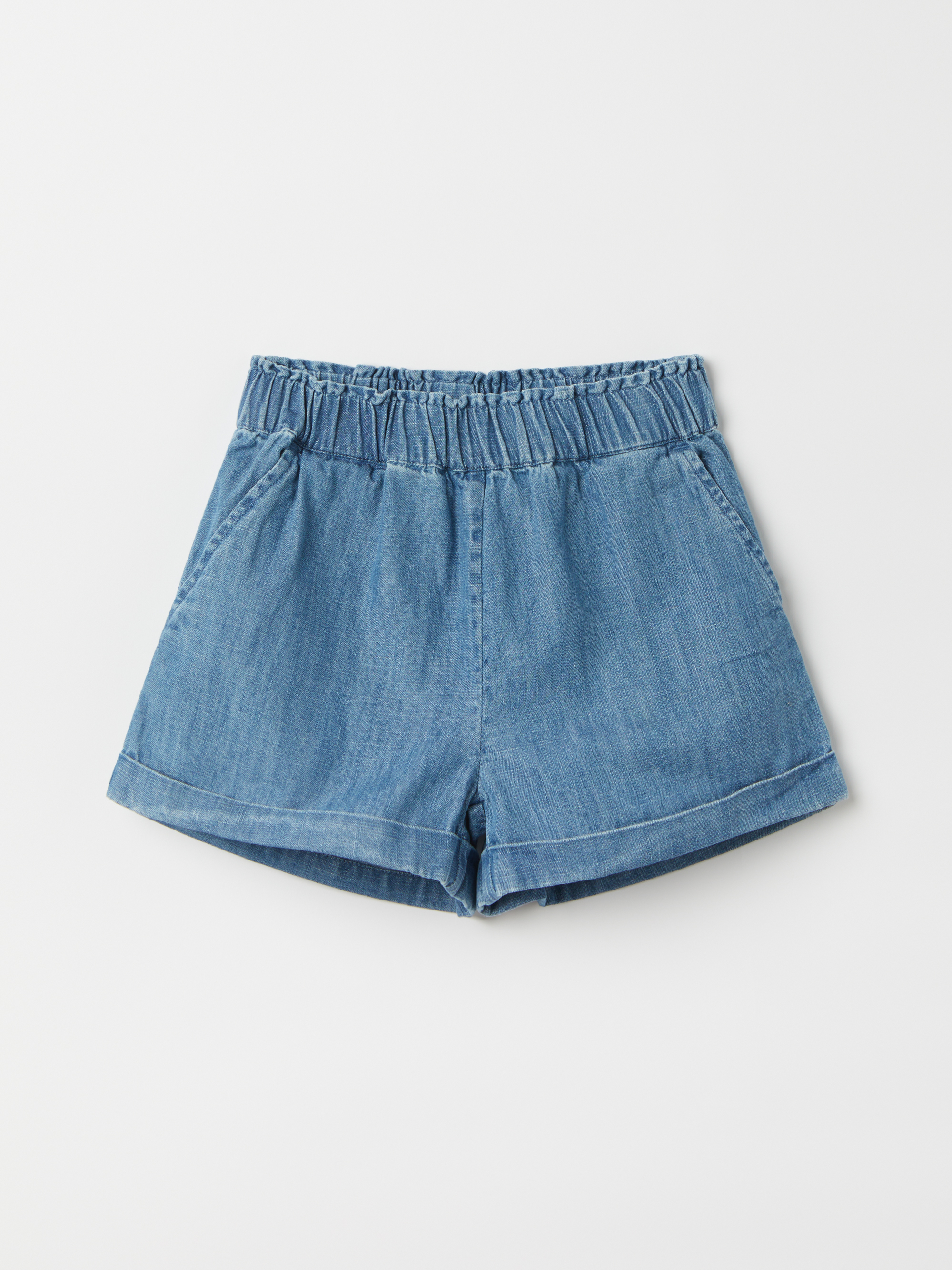 Läs mer om Shorts i denim enfärgade