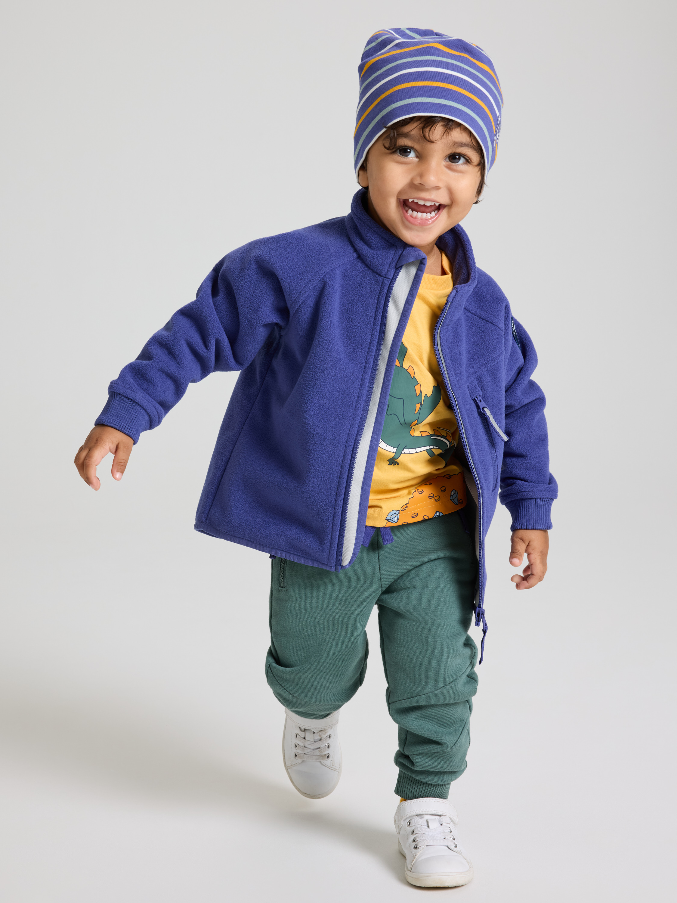 Trikåmössa med P-applikation randig | barnklader - accessoarer - mossor | BabyMode