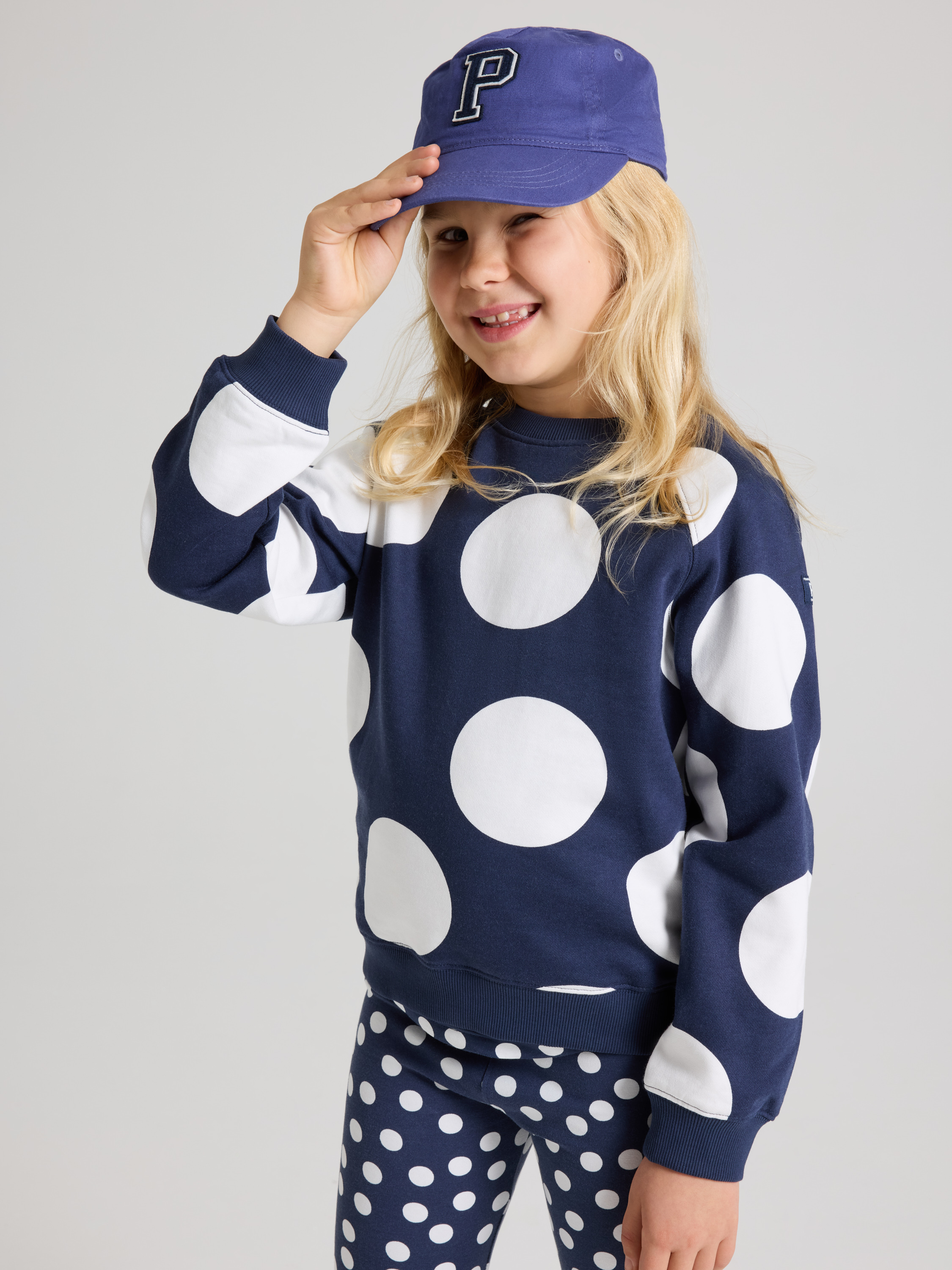 Keps med P-applikation | barnklader - accessoarer - kepsar | BabyMode