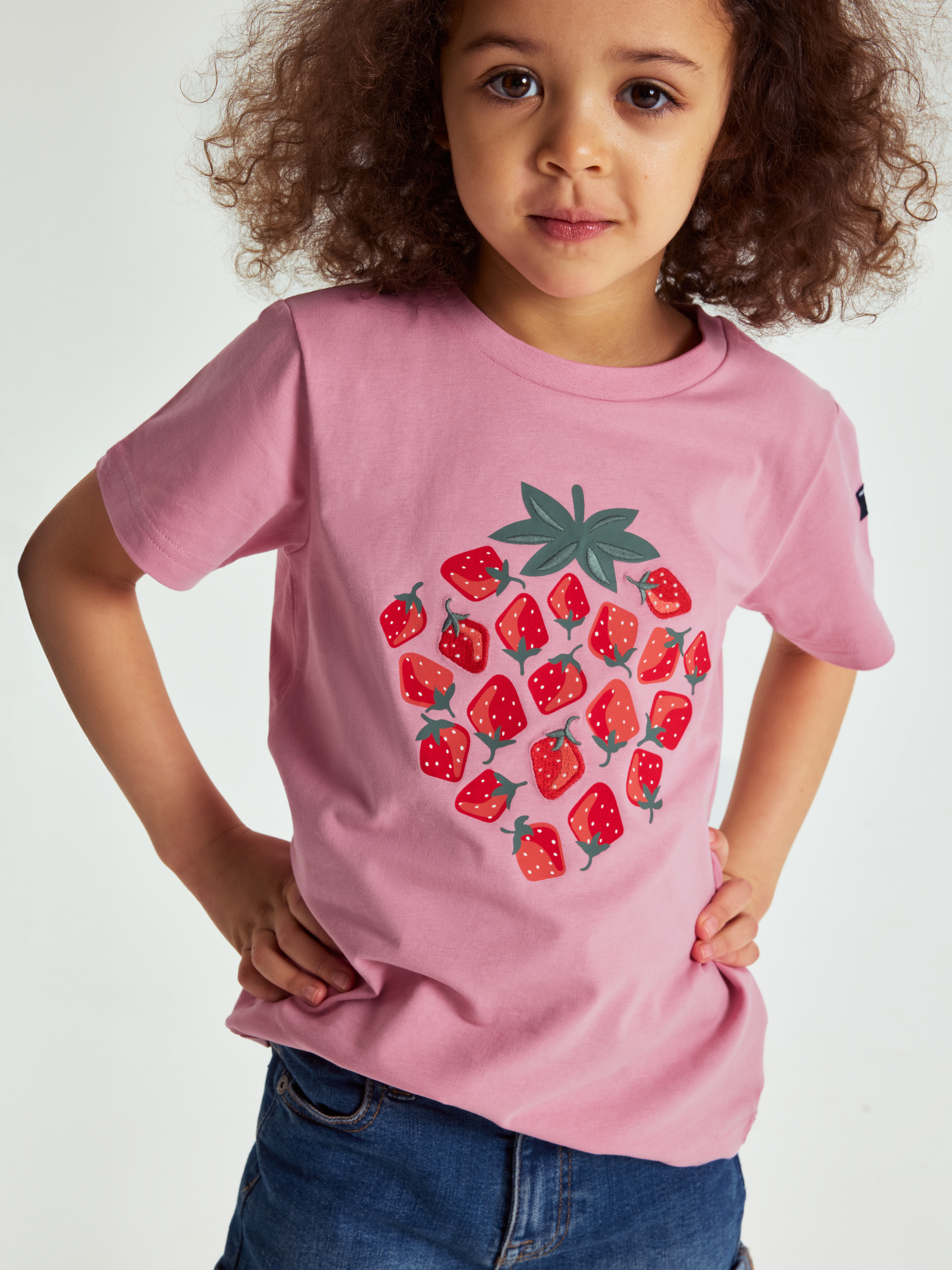 T-shirt jordgubbe | barnklader - klader - overdelar - t-shirts-linnen | BabyMode