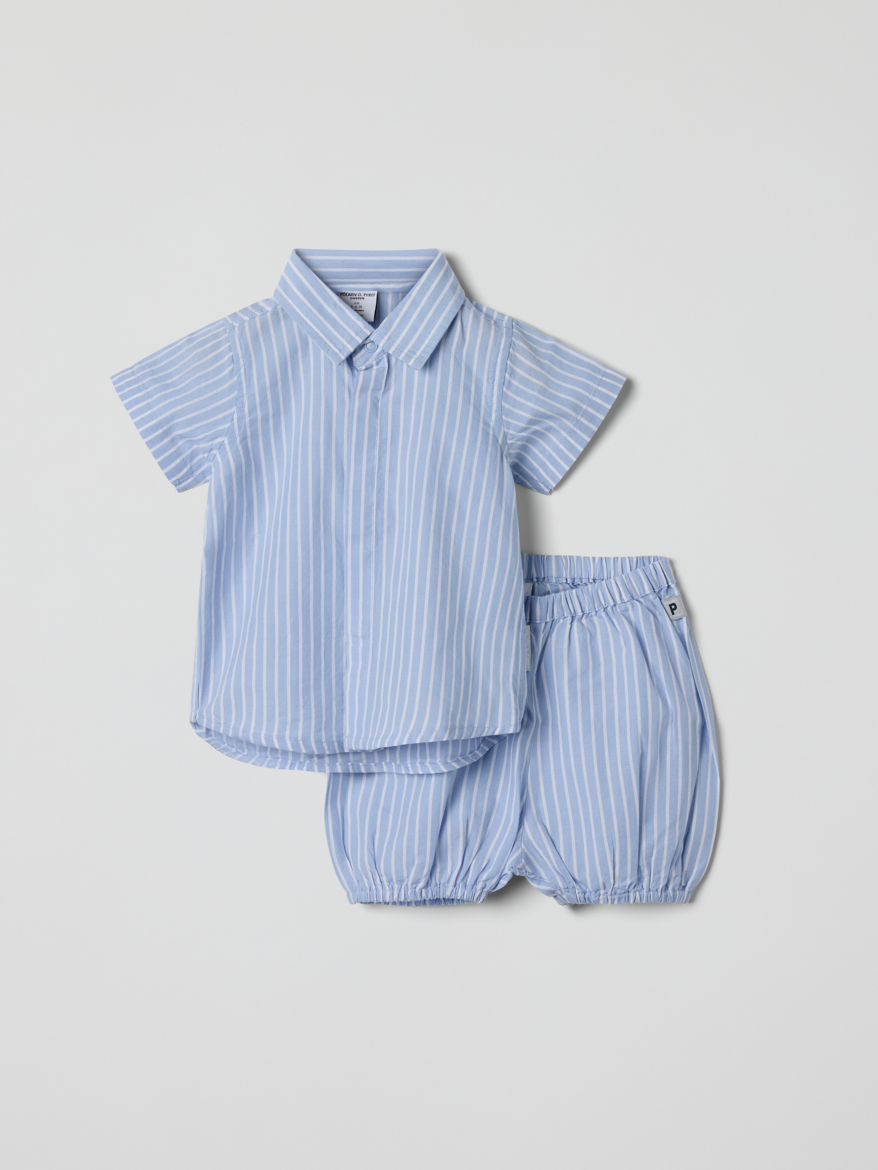 Läs mer om Set med skjorta och shorts