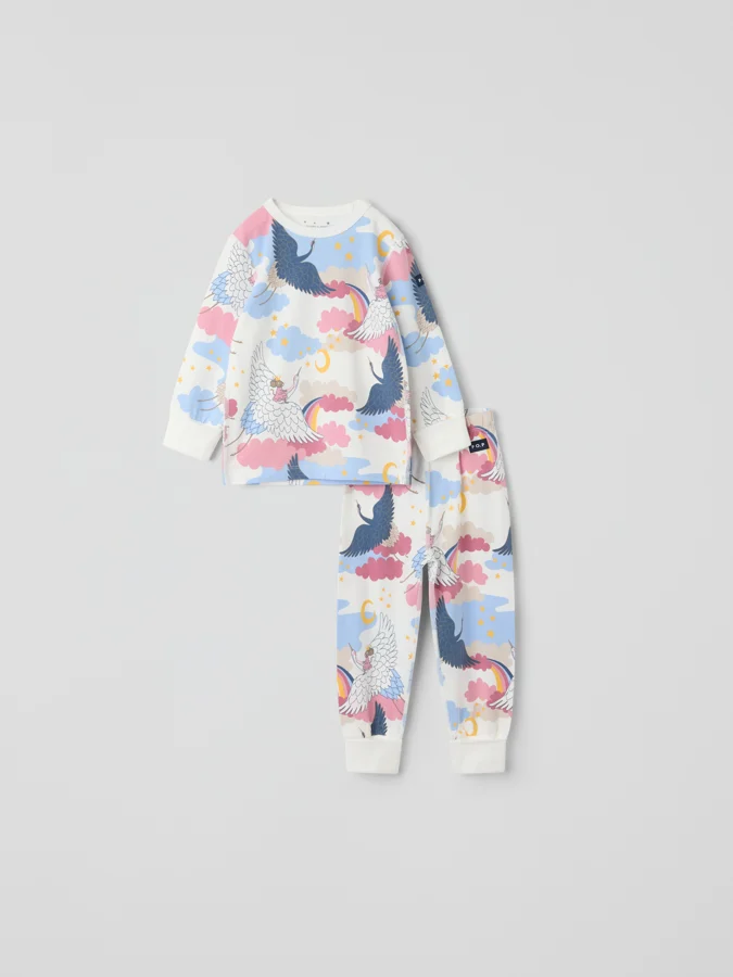 PYJAMAS DRÖMMAR Extra mjuka sömmar och förlängningsbara muddar