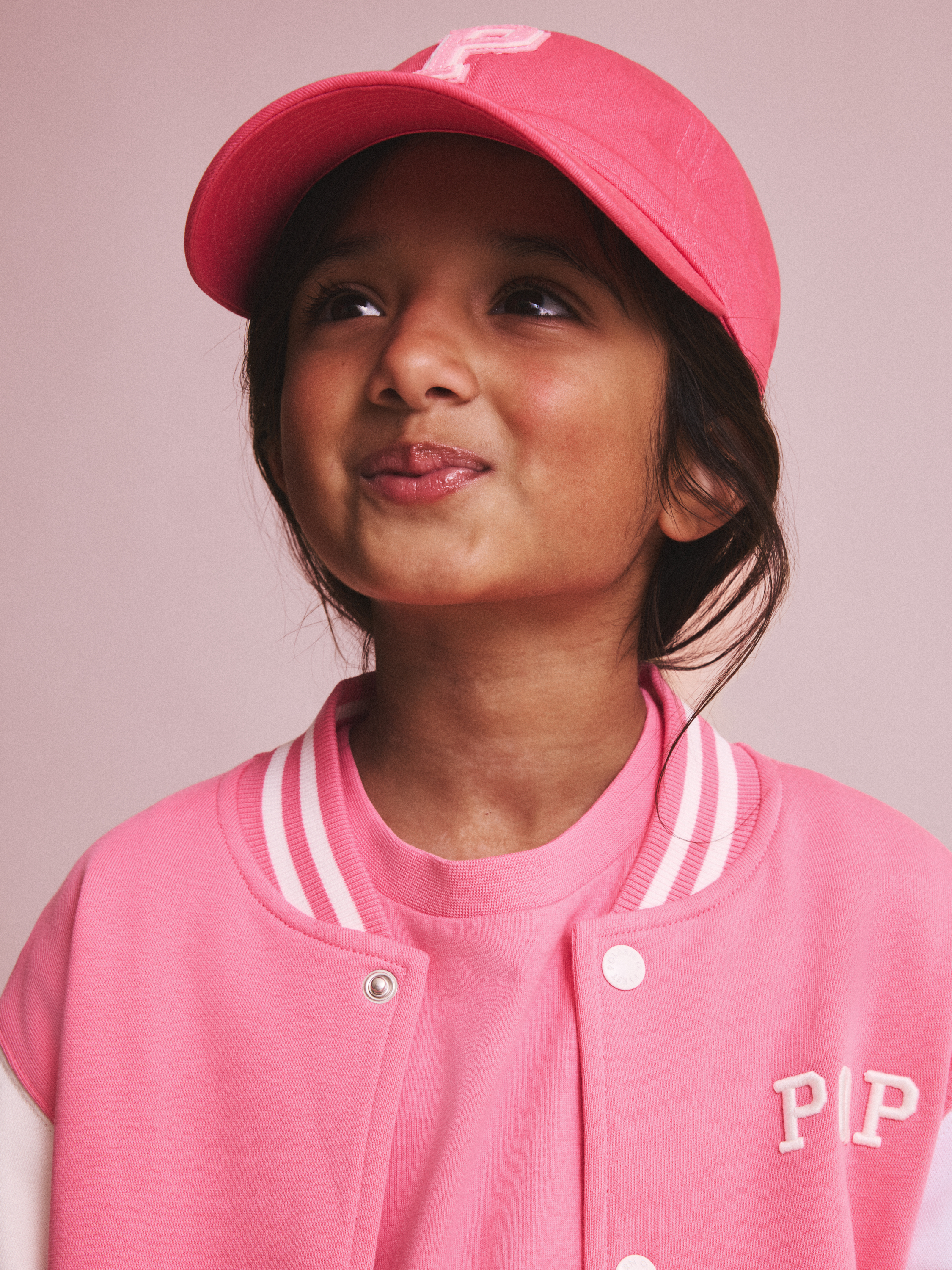 Keps med P-applikation | barnklader - accessoarer - kepsar | BabyMode