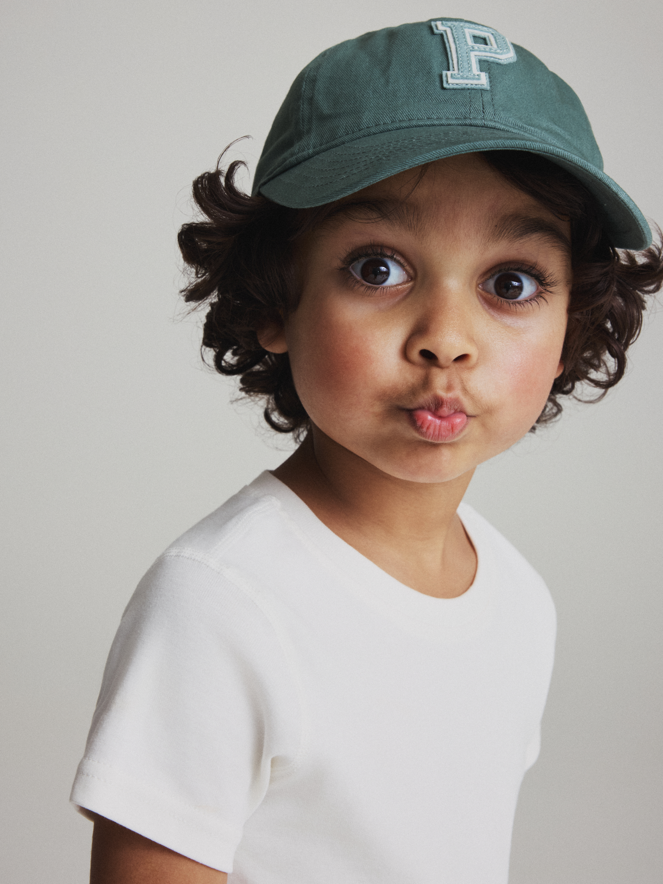 Keps med P-applikation | barnklader - accessoarer - kepsar | BabyMode