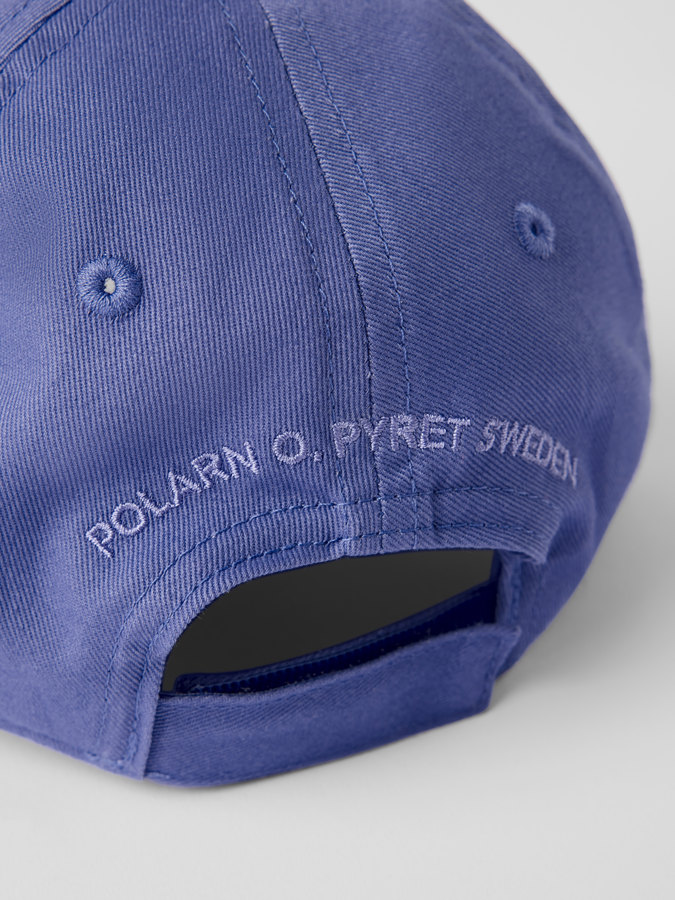 Keps med P-applikation Keps med P-applikation