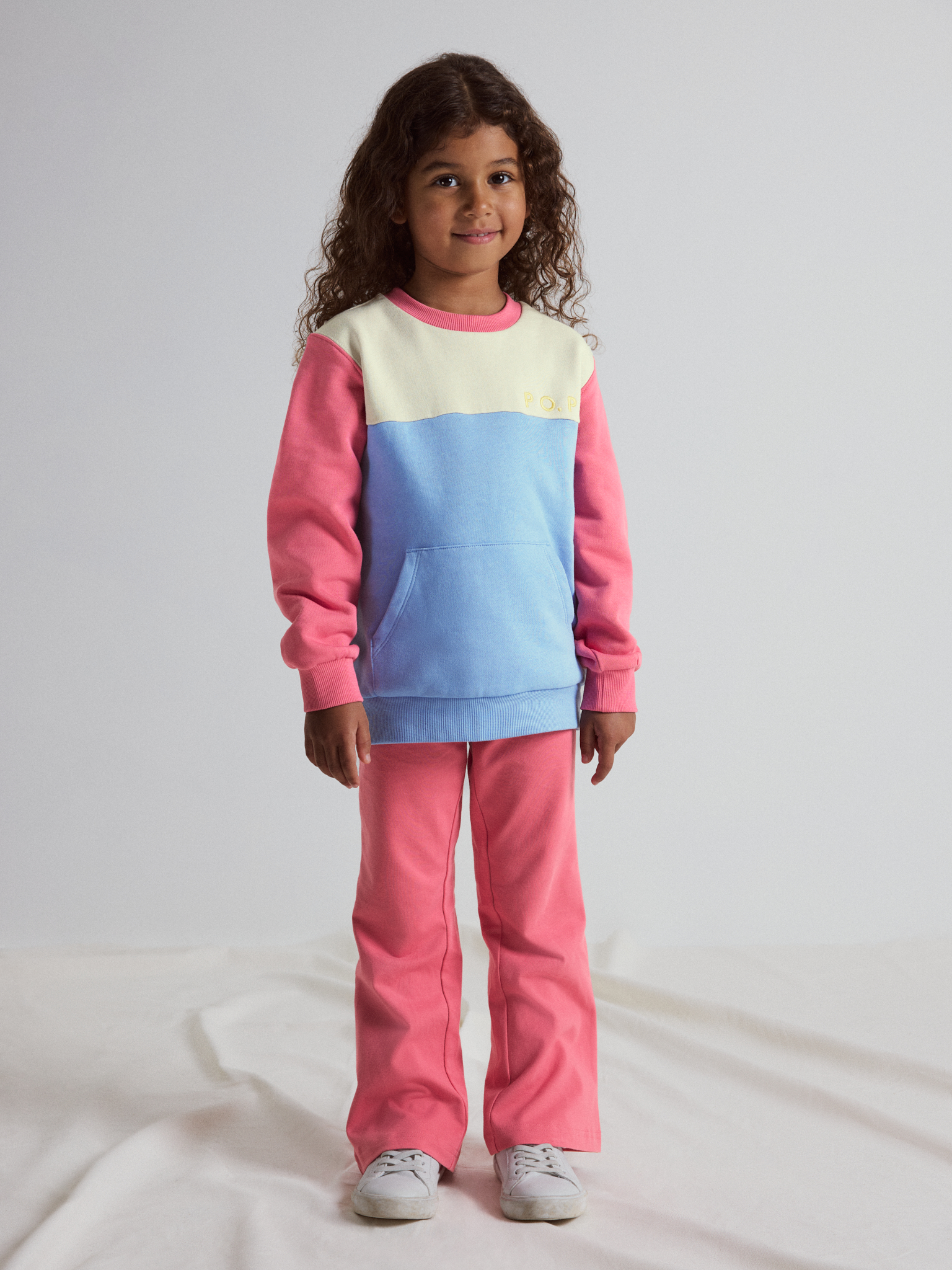 Sweatshirt med ficka | barnklader - klader - overdelar | BabyMode