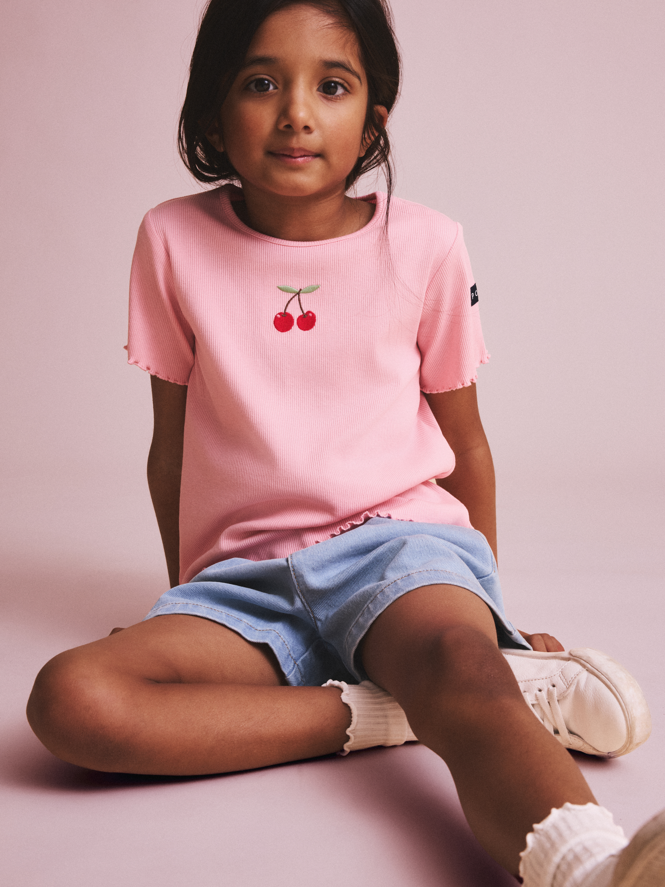 Ribbad t-shirt körsbär | barnklader - klader - overdelar - t-shirts-linnen | BabyMode
