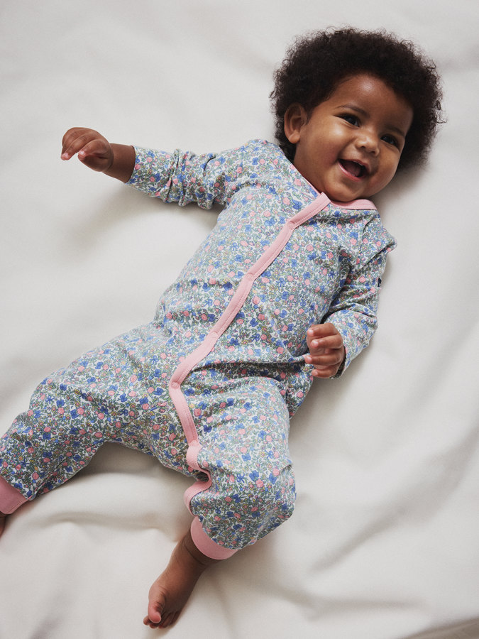 Pyjamasoverall blommig Pyjamasoverall blommig