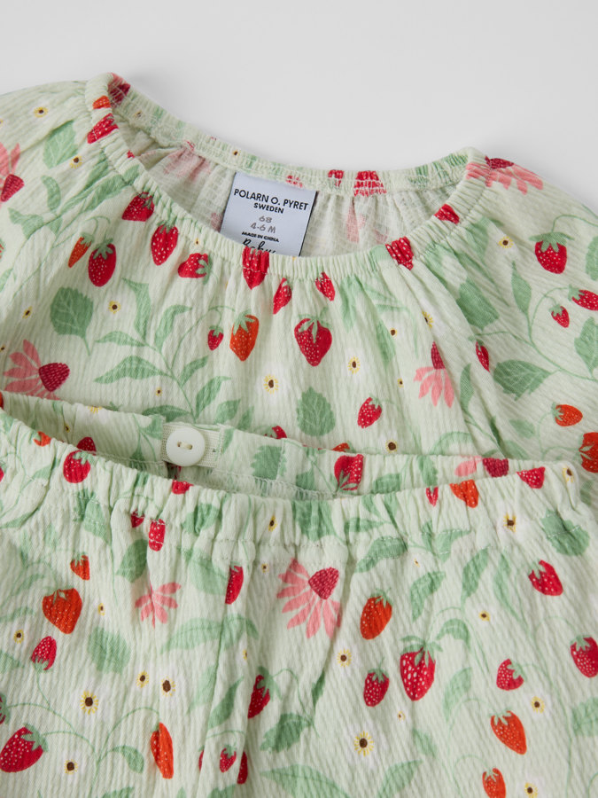 Set med blus och shorts