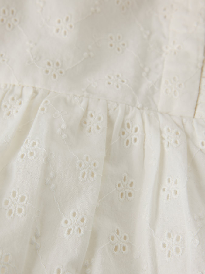 Klänning med volanger Klänning med volanger