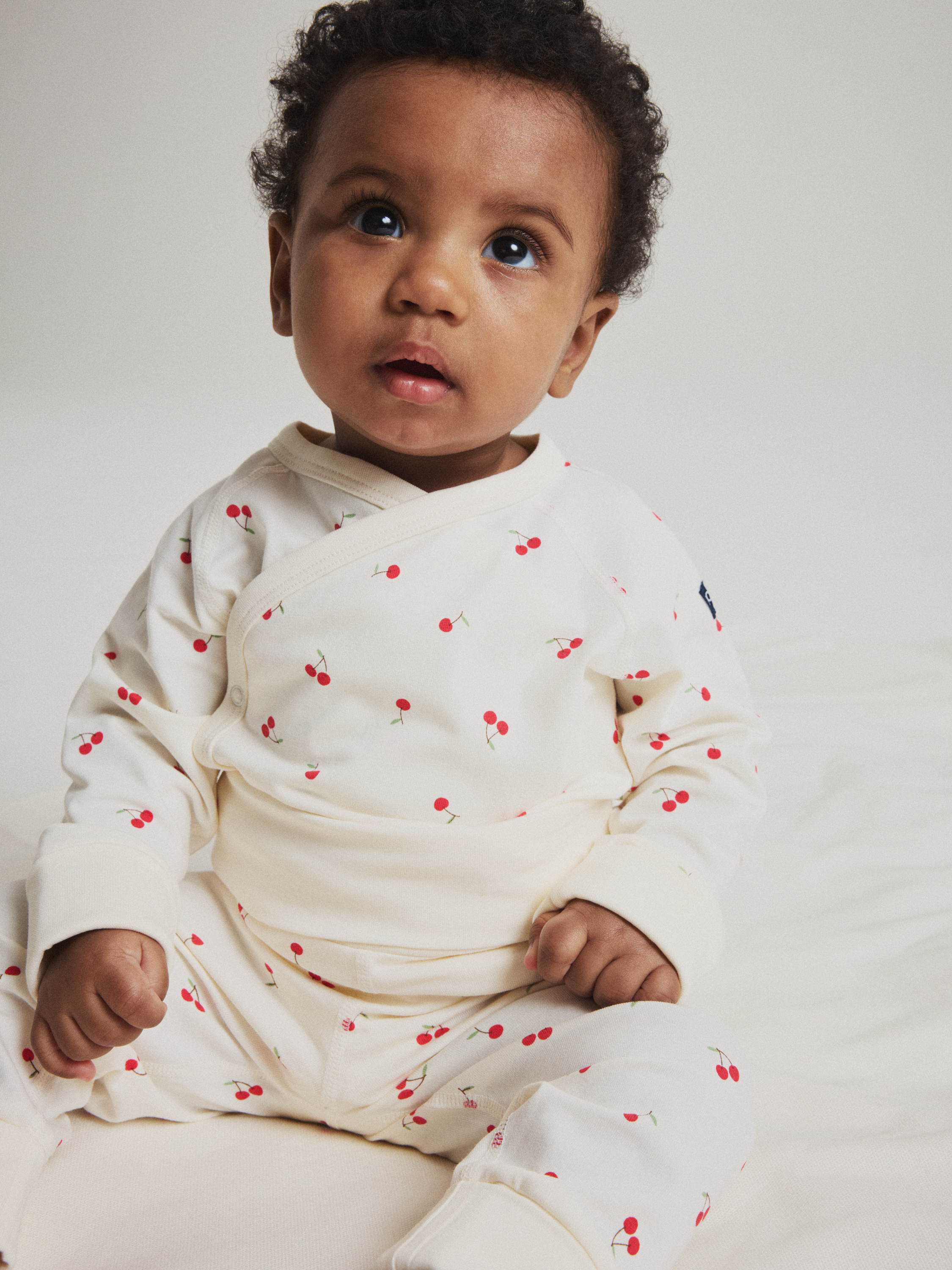 Förlängningsbar omlottbody körsbär | barnklader - klader - bodys | BabyMode