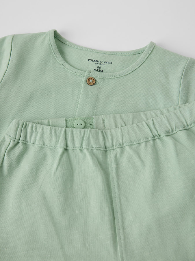 Set med skjorta och shorts Set med skjorta och shorts