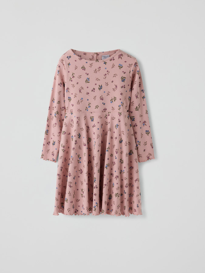 Snurrklänning blommig Snurrklänning blommig