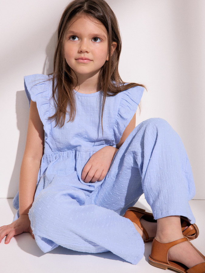 Vävd blus med volanger prickig Vävd blus med volanger prickig