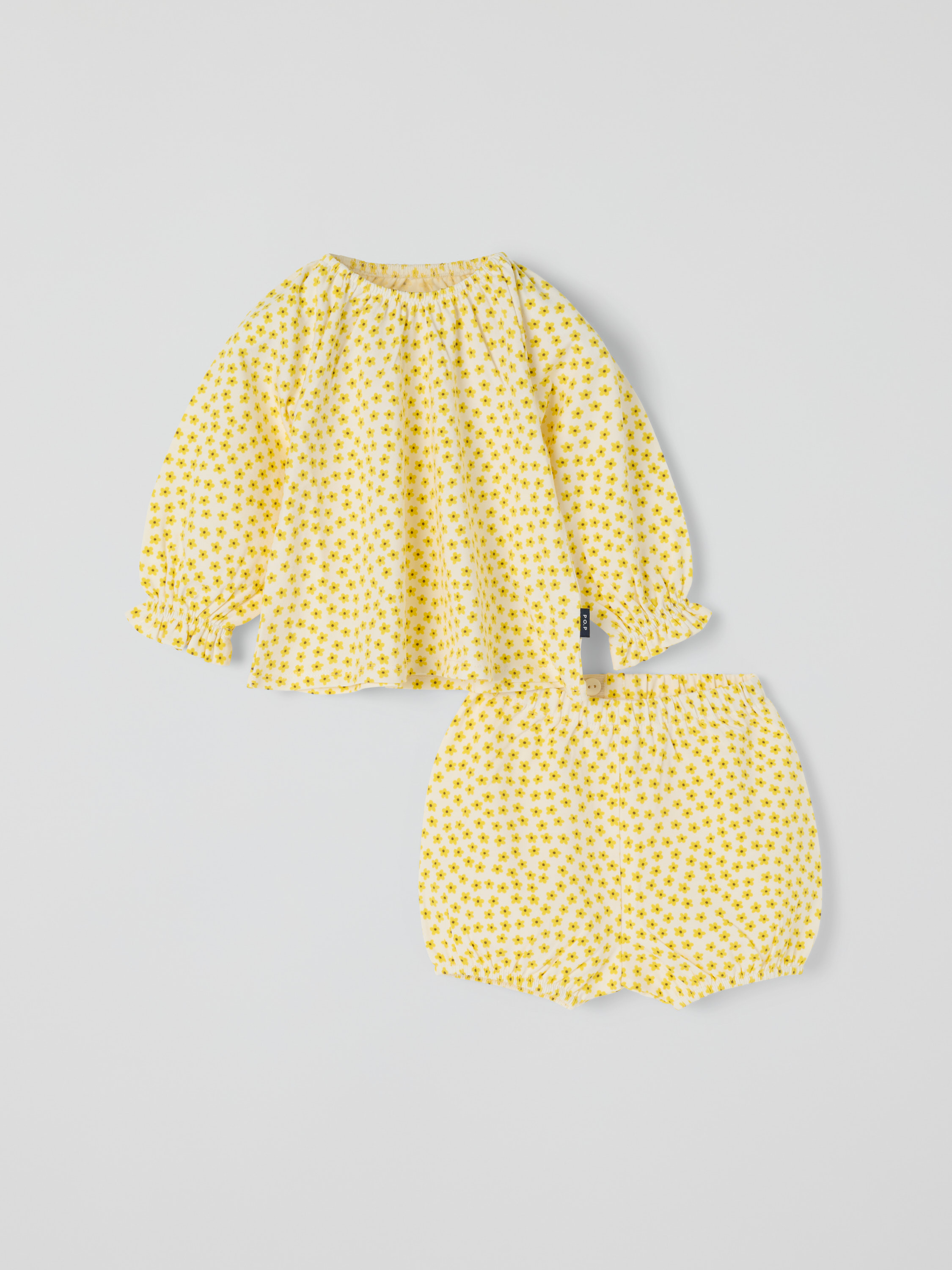 Set med blus och shorts | barnklader - klader - overdelar - skjortor-blusar | BabyMode