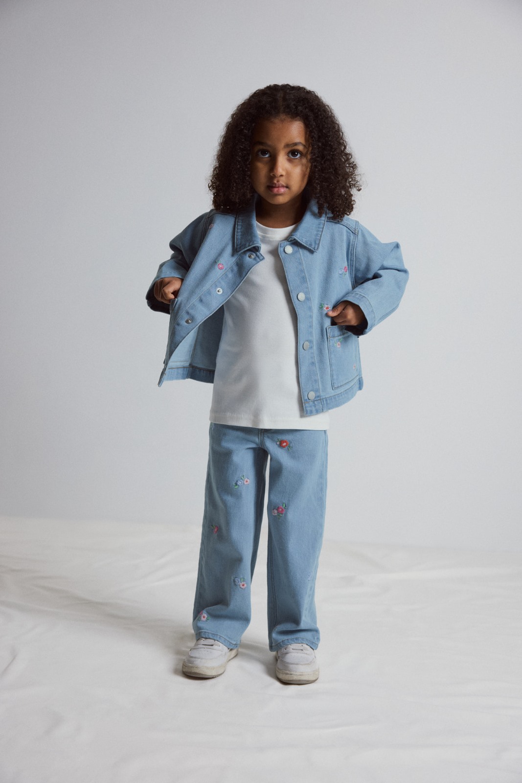 SALLY jeans Wide fit | barnklader - klader - underdelar - byxor | BabyMode