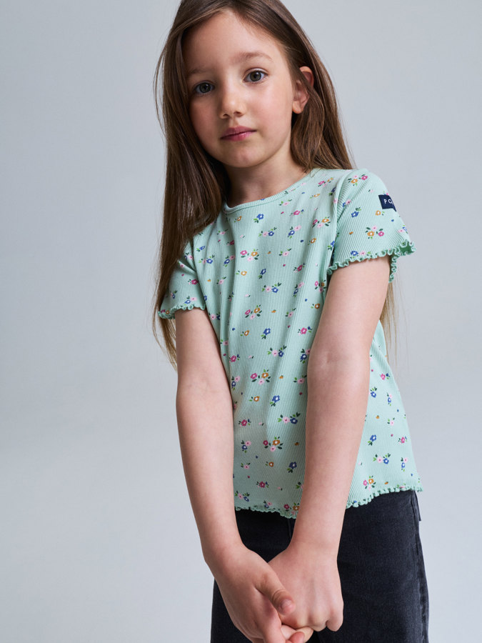 Ribbad T-shirt blommig Ribbad T-shirt blommig